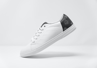 White leather unisex sneakers